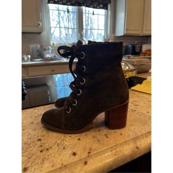 Steve Madden Olive Green Lace Up Side Zip Boots sz 6 EUC - Picture 1 of 8